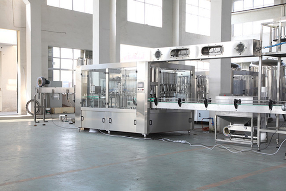 200-2000ml Şişe Yüksek Hızlı Mineralli Saf Su Şişeleme Makinesi Sıvı Dolum Makineleri 1000-20000BPH